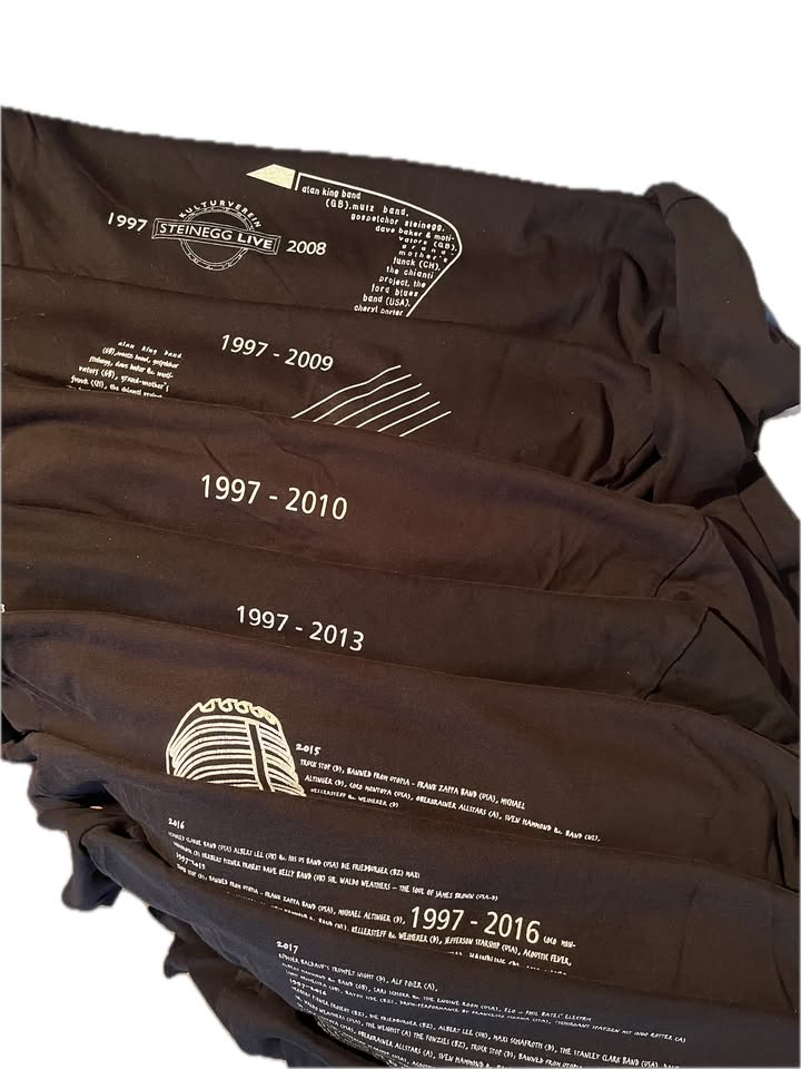 Wir SUCHEN - Steinegg Live T-Shirt - Jahrgang 2000 Für unsere Ausstellung anlässlich des 30-jährigen…